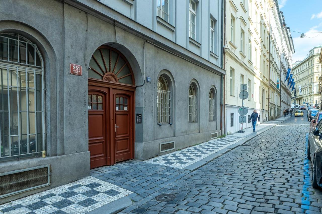 Spacious 3 Bedroom Apartment In The Heart Of Prag Exteriör bild