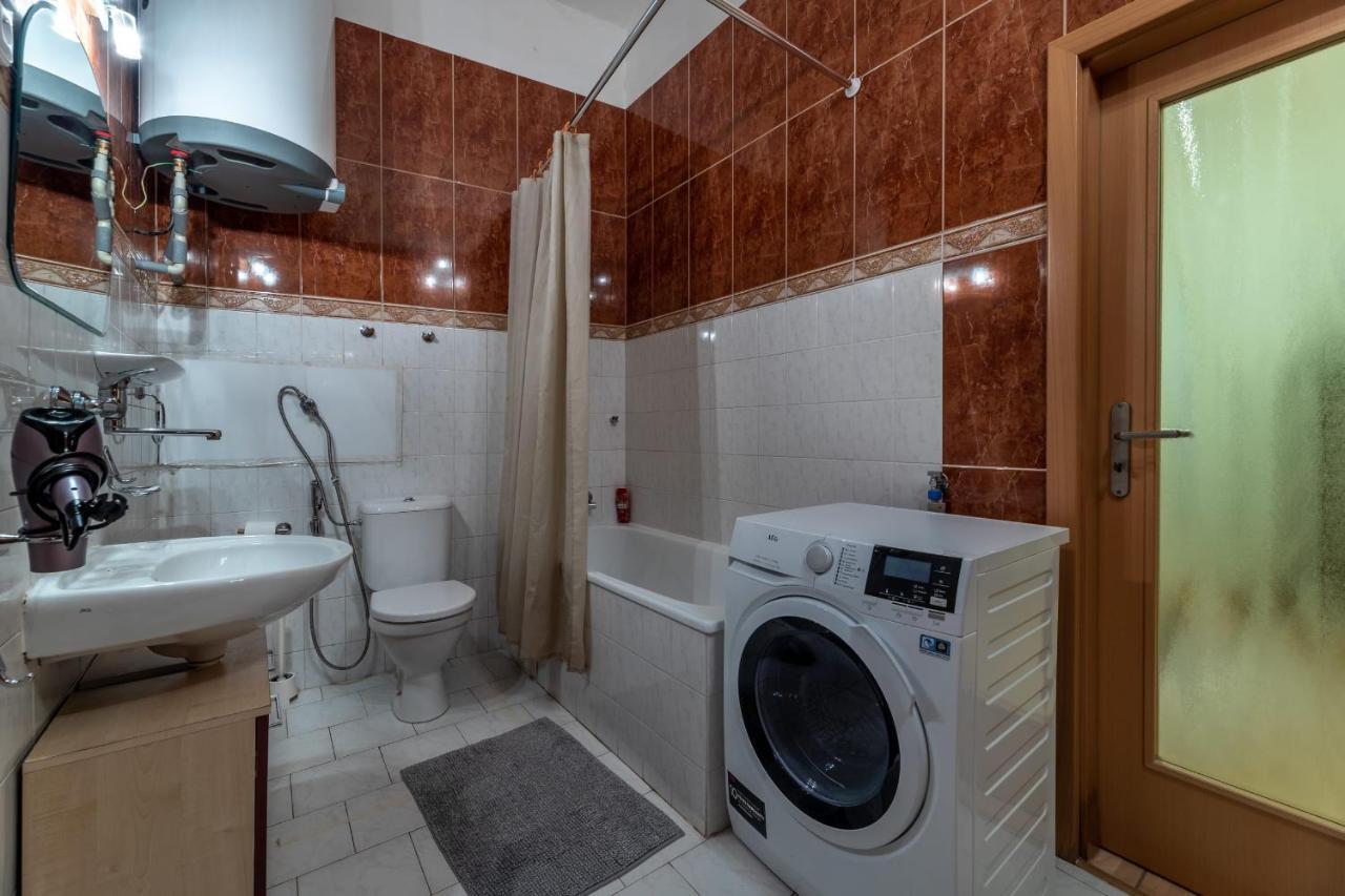 Spacious 3 Bedroom Apartment In The Heart Of Prag Exteriör bild