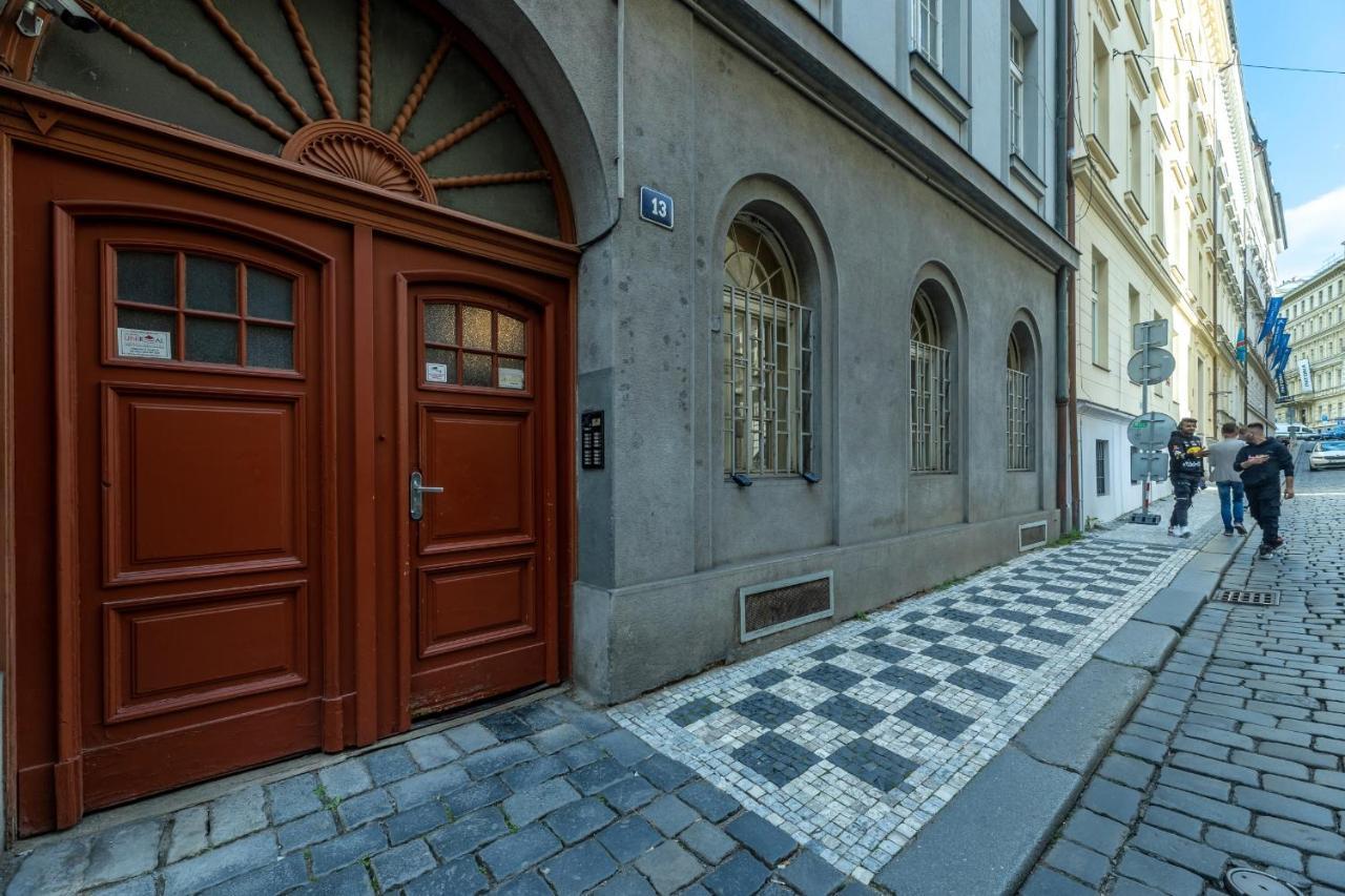 Spacious 3 Bedroom Apartment In The Heart Of Prag Exteriör bild